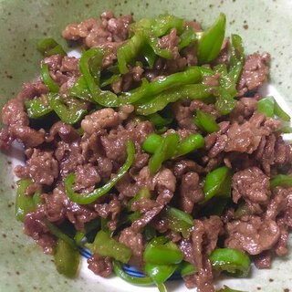 お弁当に♡牛肉とピーマンの甘辛オイスターソース炒め